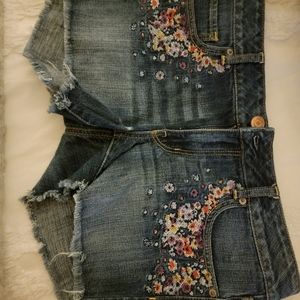 Denim shorts with floral embroidery